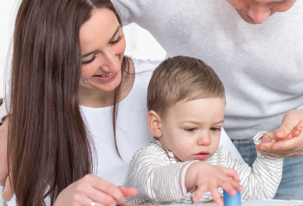 EDUCAR DESDE LA EMOCIÓN. ESCUELA DE FAMILIAS CON BEBÉS DE O A 3 AÑOS